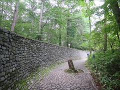 石の教会 石の通路