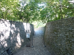 軽井沢 石の教会 石の通路