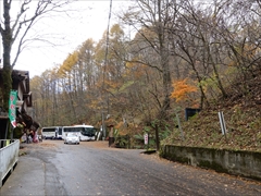 軽井沢 白糸の滝 バス停付近